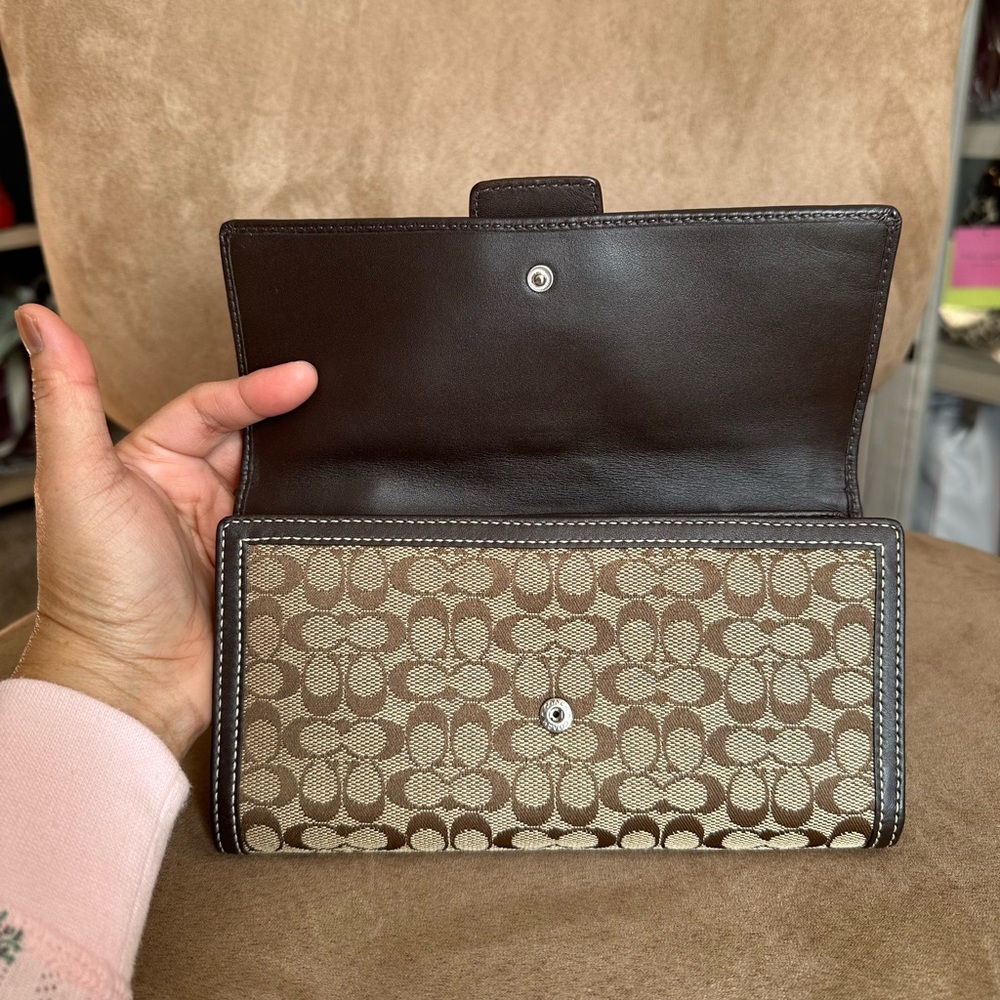 #20. Coach Soho Brown Signature Jacquard Trifold Checkbook Wallet F40584 VGUC - Picture 8 of 12